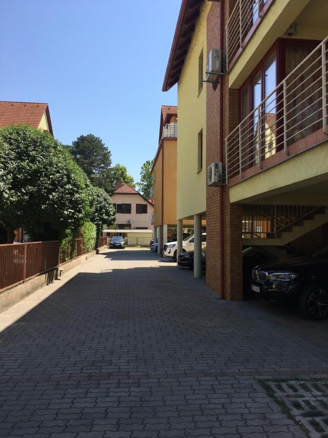 Siófoki Beach Apartman Bagian luar foto